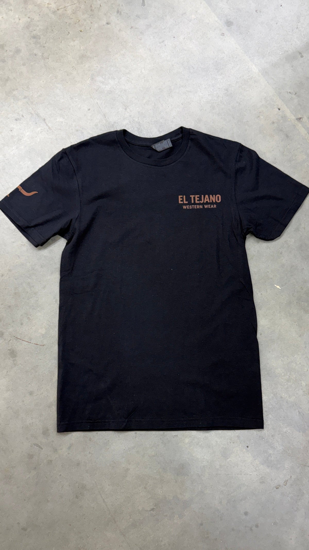 Black Short Sleeve "Toro" t-shirt