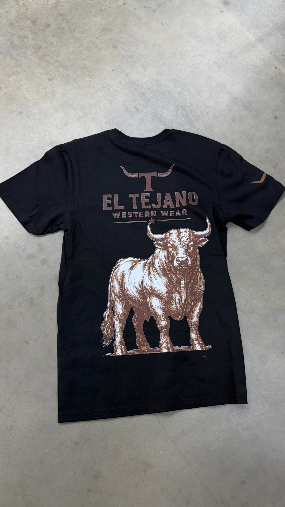 Black Short Sleeve "Toro" t-shirt